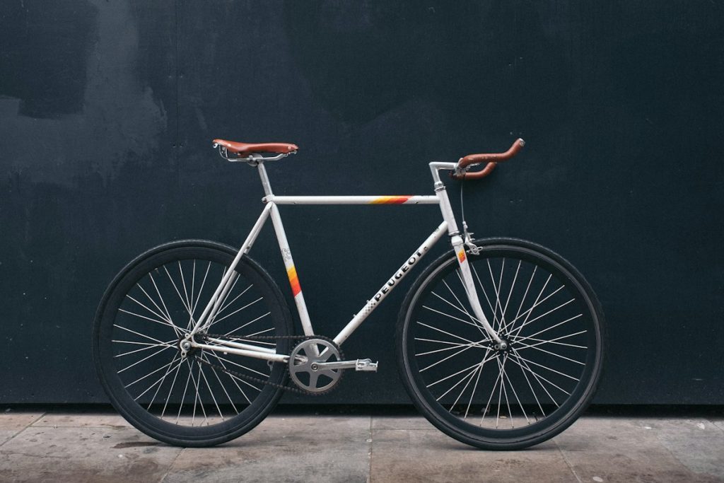 Road Bike, 21-Speed, Aluminum Frame